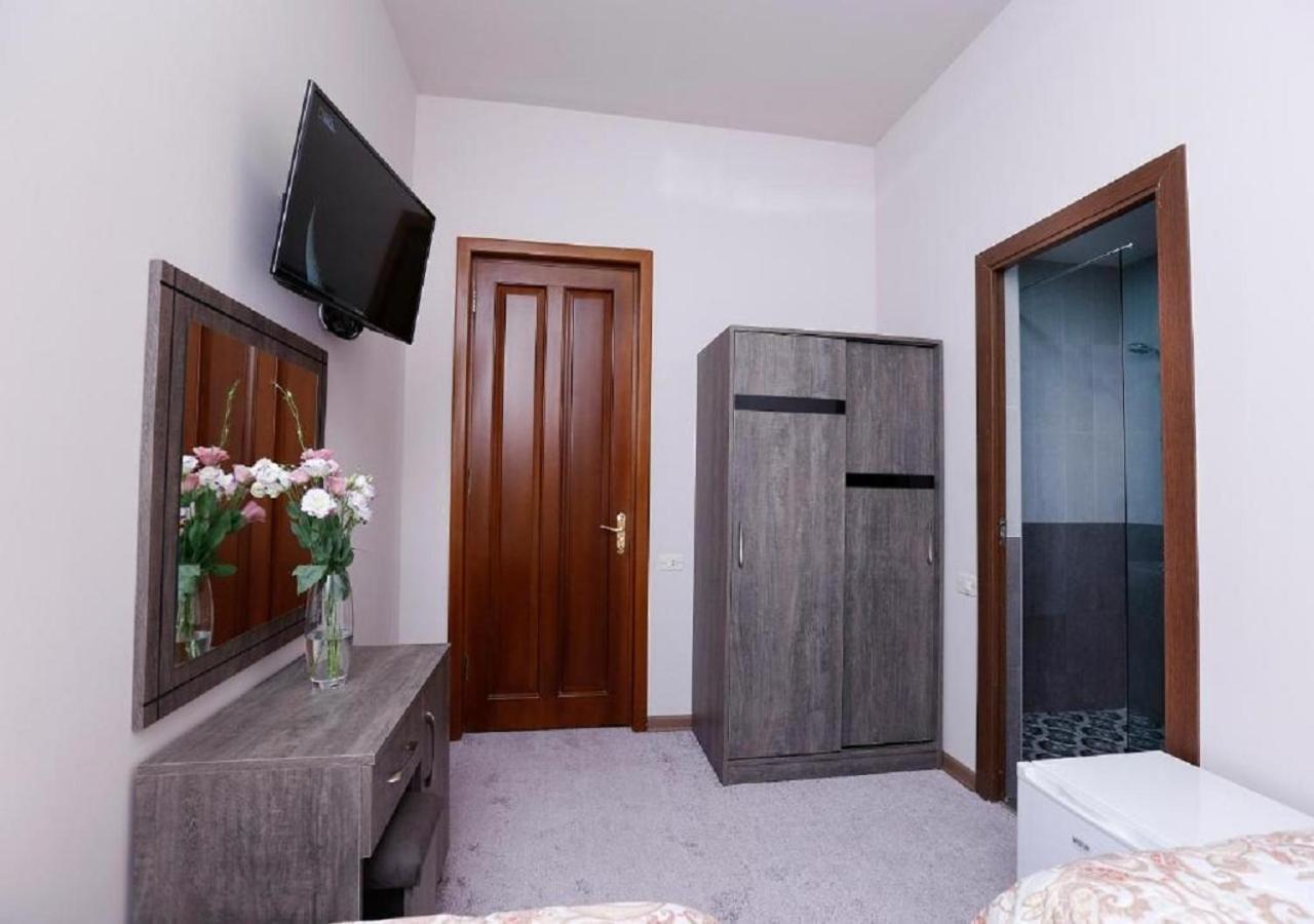 Yard Guesthouse 예레반 외부 사진