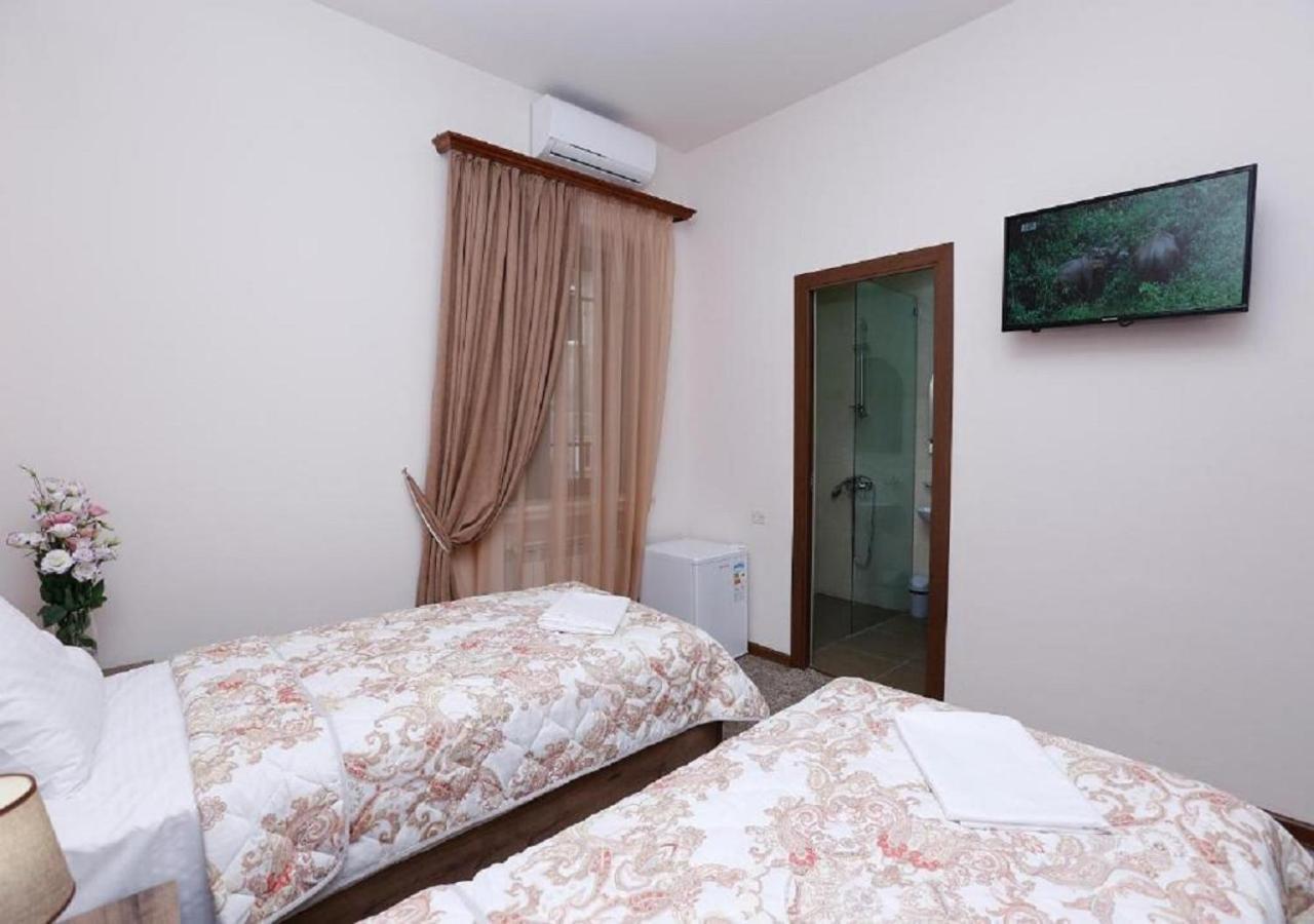 Yard Guesthouse 예레반 외부 사진